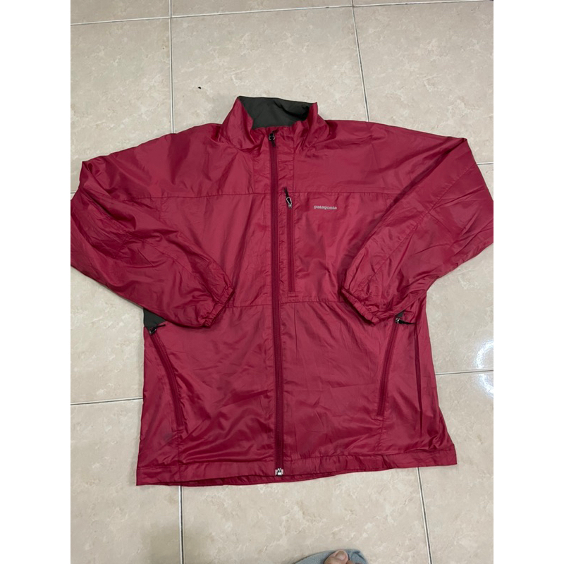 Patagonia jacket windbreaker pocketable red