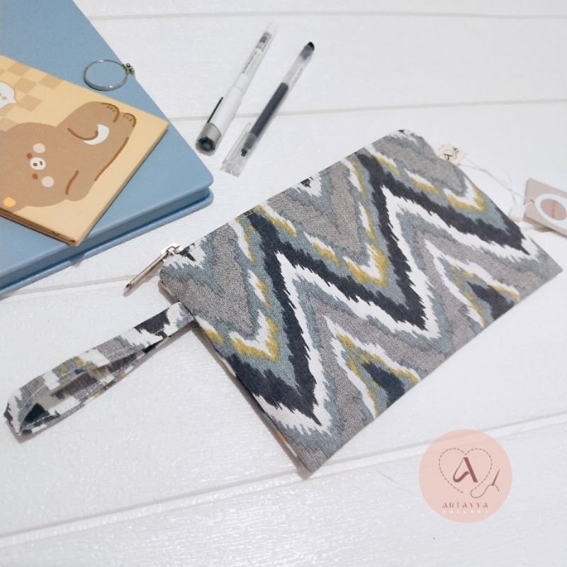 

New - Tempat Pensil/ Dompet MakeUp/ Pouch Kain Kanvas Import