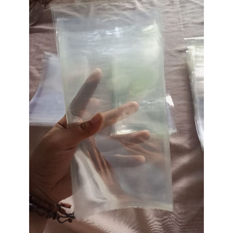 

plastik semi mika lebar 11cm tebal 0,8