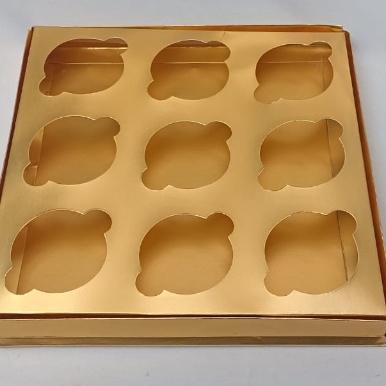 

Langka 61168 BOX MIKA GOLD UNTUK KUE TARBOX HATARANBOX CUPCAKE ISI 9 25x25xT15cm