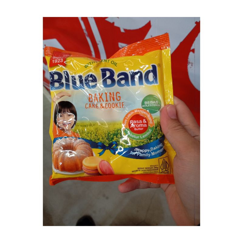 

BLUE BAND CAKE & COOKIES 200GR ISI 6 PCS