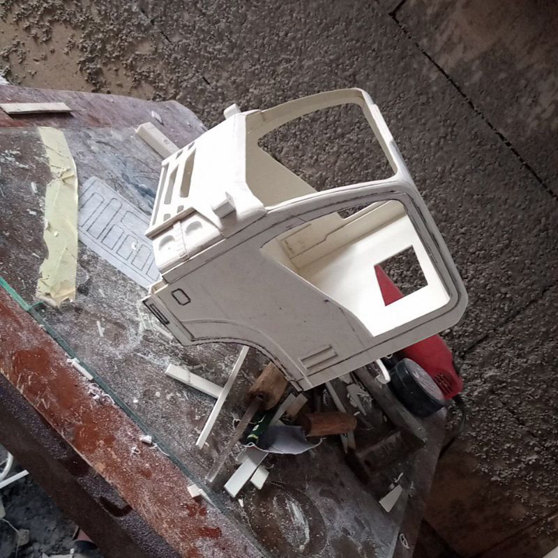 kabin miniatur truk giga skala10