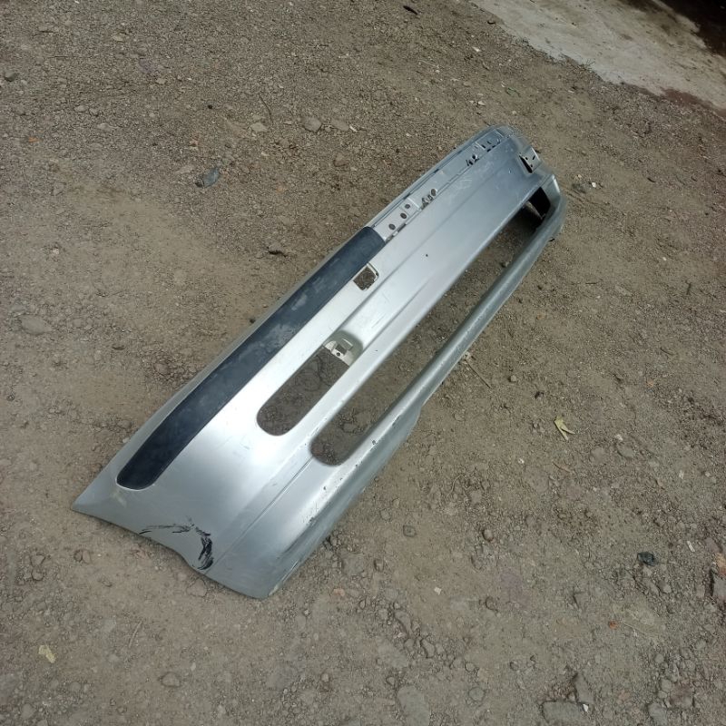 Bumper depan BMW E46 318 2001