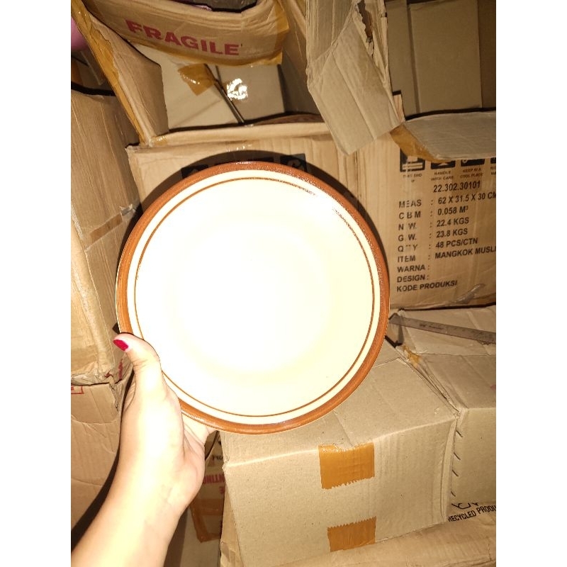 piring lucky motif coklat polos list coklat