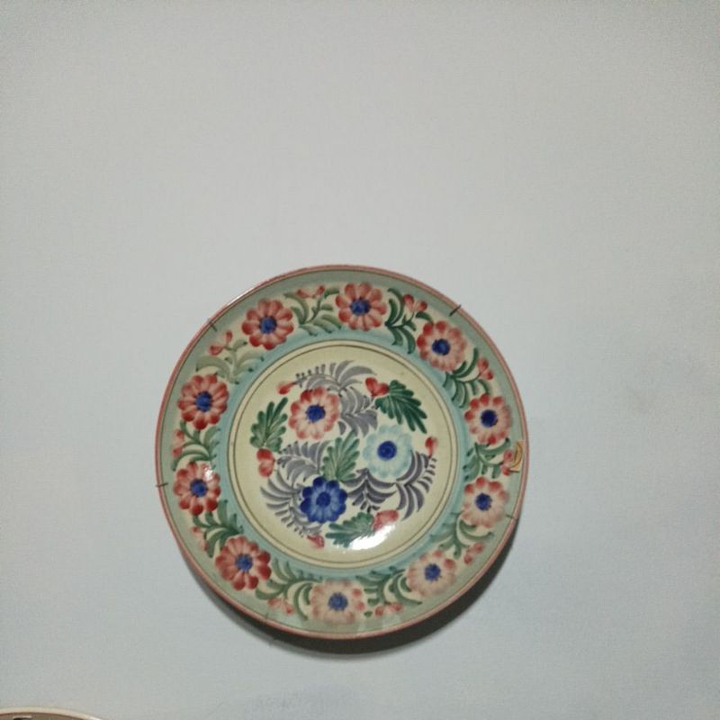 Piring Hias Gantung