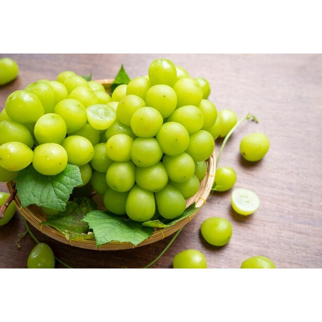 

Anggur Hijau Tanpa Biji SHINE MUSCAT Bibit Jepang Green Seedless Grapes 250 gr