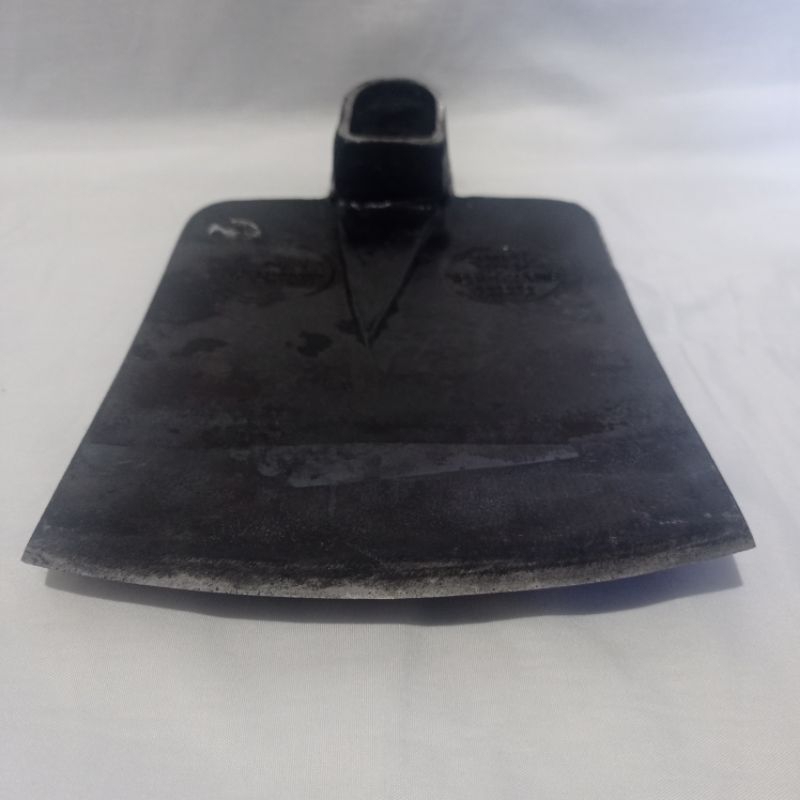 Cangkul baja anti lengket cap buaya / pacul chilington crocodile