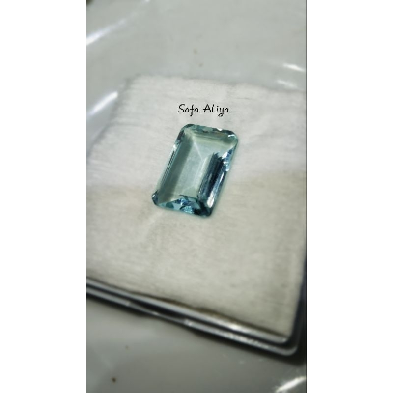 Batu Permata Aquamarine