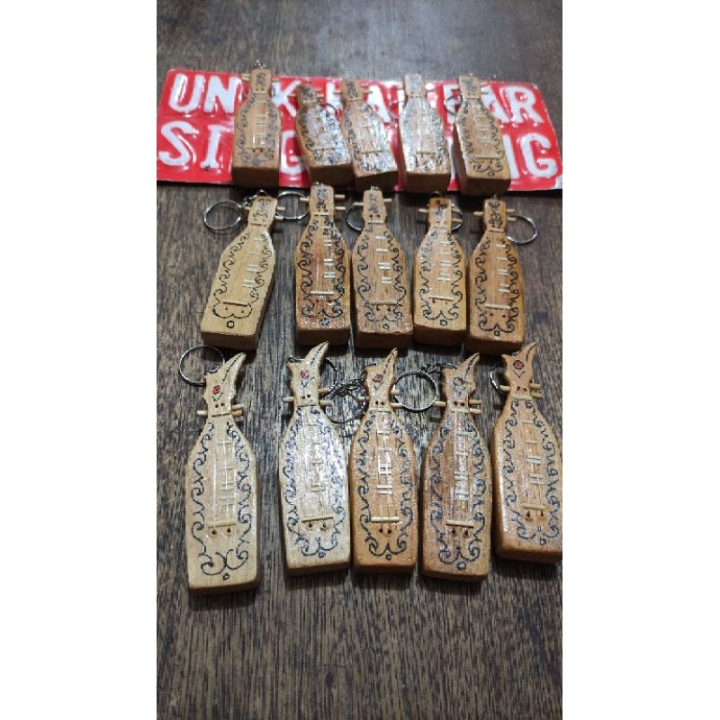GANTUNGAN KUNCI ETNIK KALIMANTAN / GANTUNGAN KUNCI SAPE / gantungan kunci handmade
