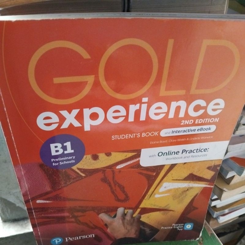 GOLD EXPERIENCE B1 STUDENTS BOOK