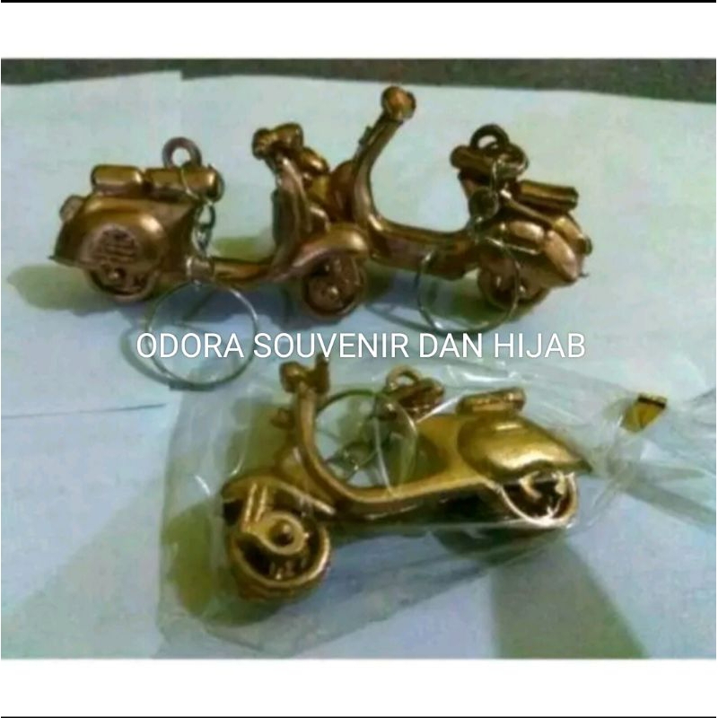 Souvenir pernikahan / Khitanan gantungan kunci Vespa (SUDAH DIBUNGKUS SATUAN) gratis kartu ucapan te