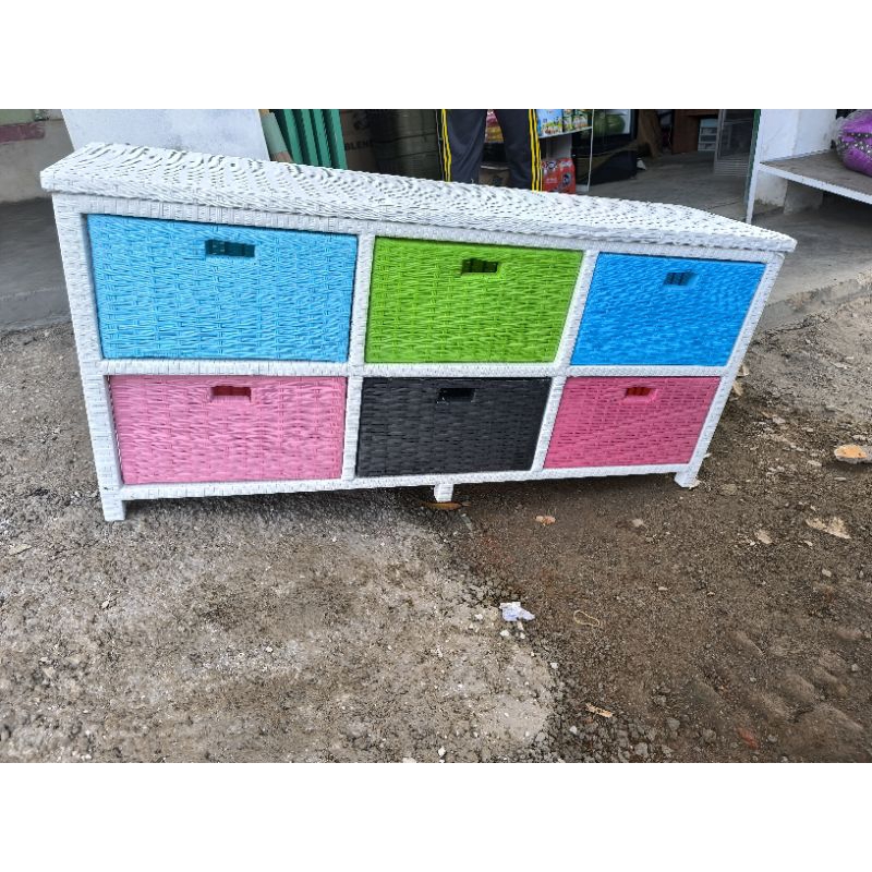 Lemari Rotan sintetis