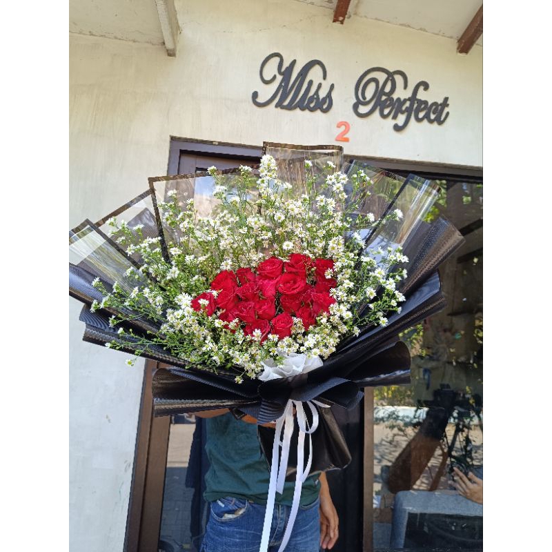 20 red rose fresh flower bouquet Surabaya buket bunga asli Surabaya