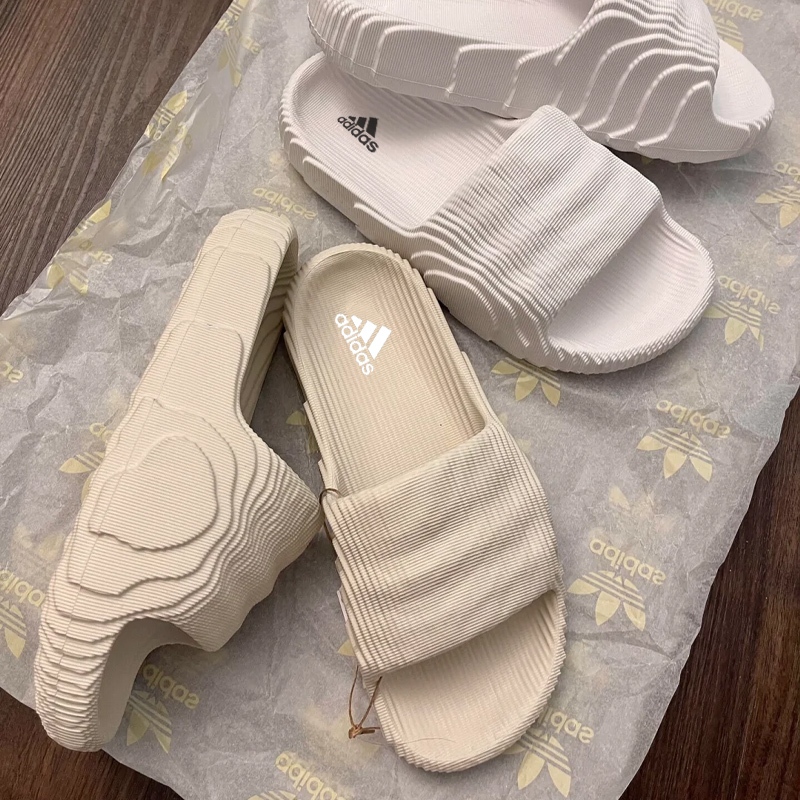 ADIDAS Sandal ADILETTE Pria Sendal Slop Karet Kamar Rumah Sendal Cowok Hotel Empuk  Anti Slip 39-44