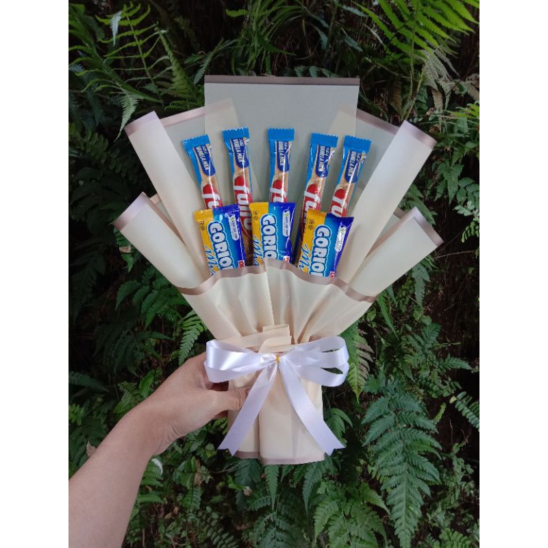 

buket snack/buket wisuda/kado ultah/kado wisuda