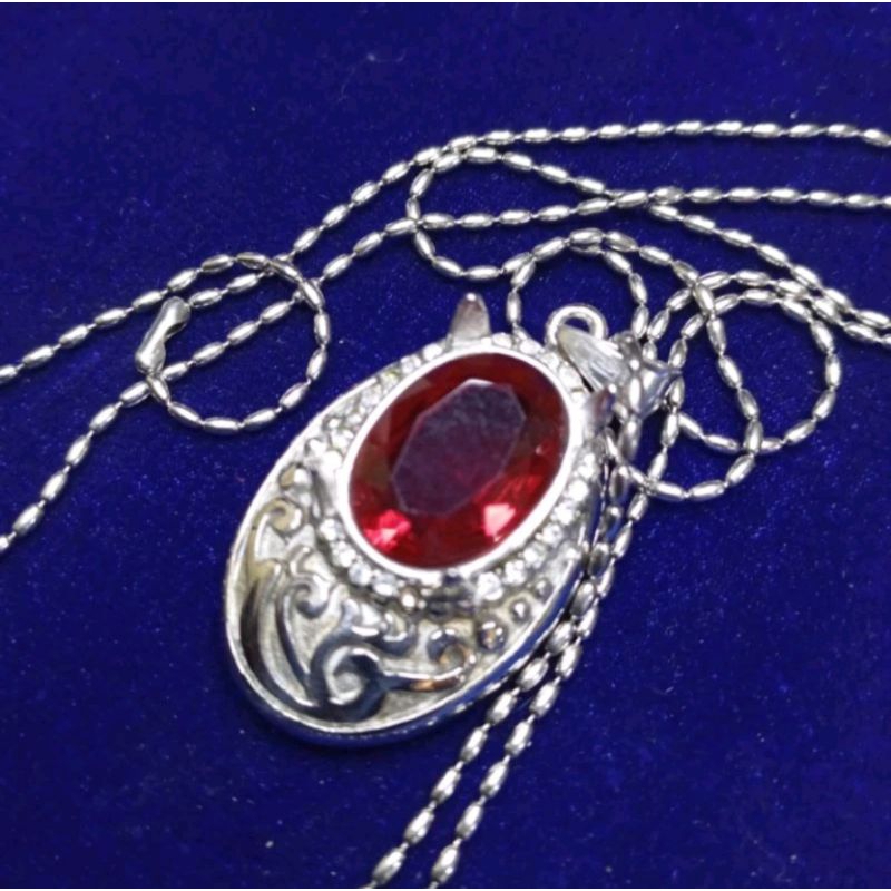 kalung liontin batu merah siam cutting titanium