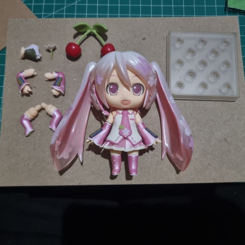 Nendoroid Sakura Miku 274 (Loose, Tidak lengkap)