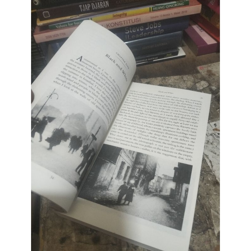 Buku Import ISTANBUL Memories and the City By Orhan Pamuk