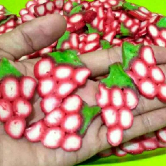 

KEMPLANG ANGGUR/KEMPLANG ANGGUR MENTAH/KEMPLANG ANGGUR IKAN ASLI KHAS PALEMBANG/BERAT 1 KG