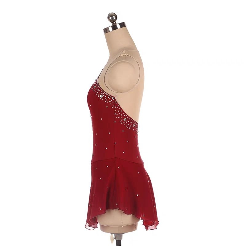 Nasinaya ice skating costume