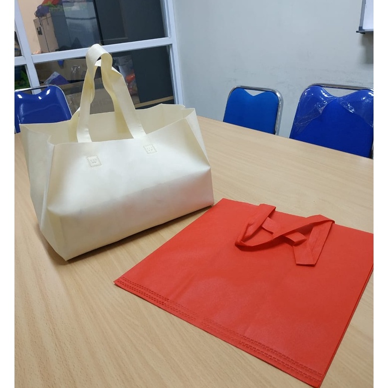 

HJ6 Tas Spunbond Goodie Bag Box Uk 33x17x21cm Tas Kotak Holland Bakery