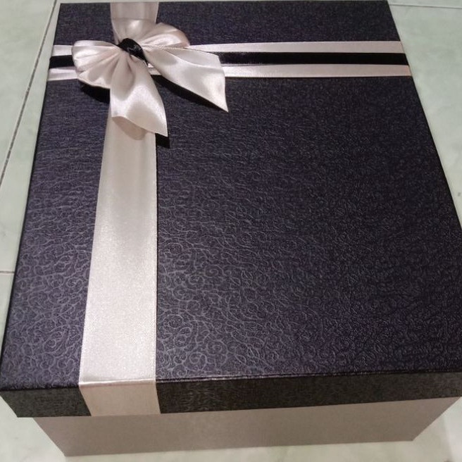 

KP8 Kotak kado besar Gift Box murah cover fancy paper ukuran 3 x 25 x 1 cm