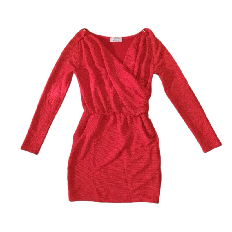 Dress merah wanita elegan