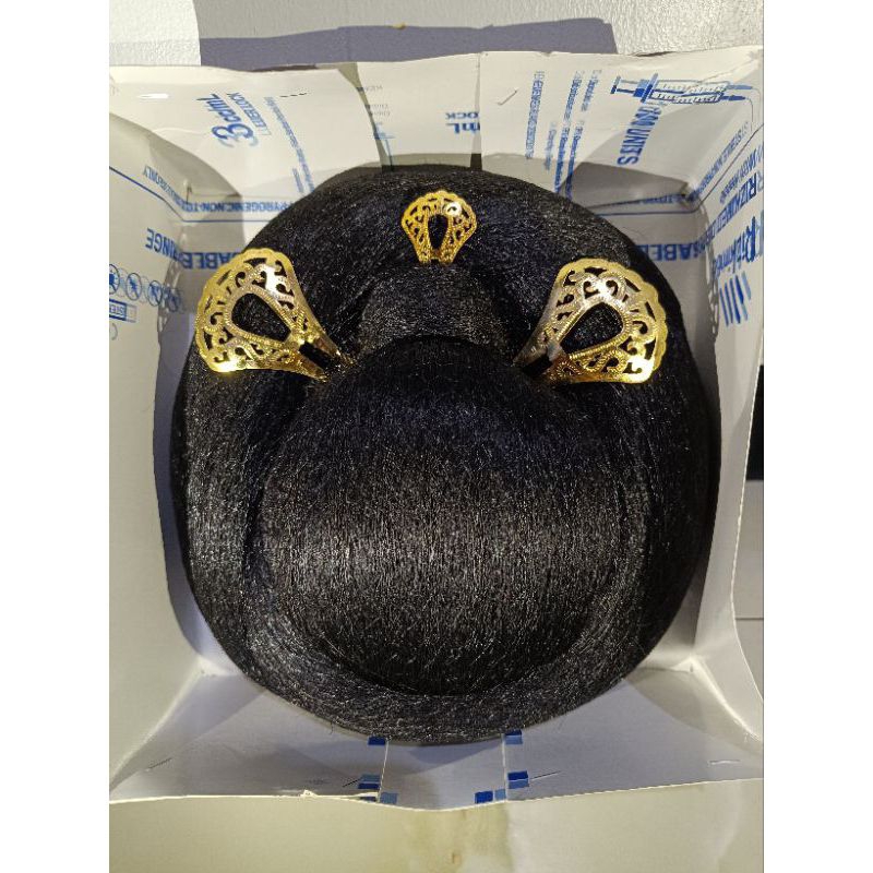 sanggul Jawa solo dan hiasan sanggul