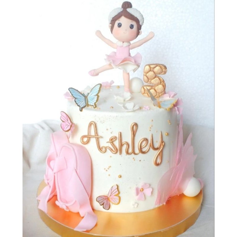 

Ballerina Birthday Cake size 18cm.
