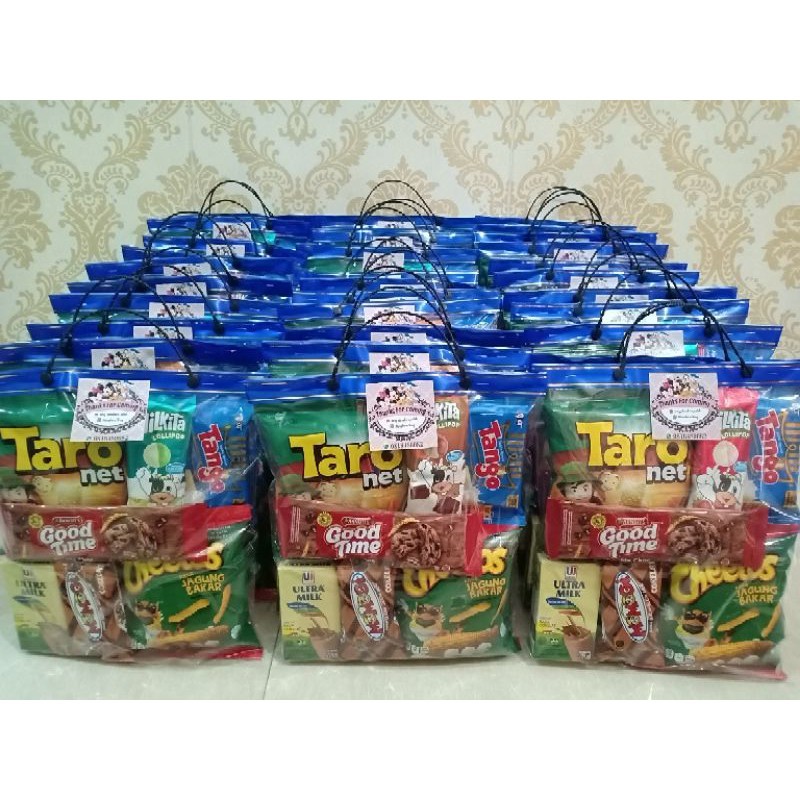 

Paket Snack Ulang Tahun/Paket Snack Ultah /Paket Bingkisan snack