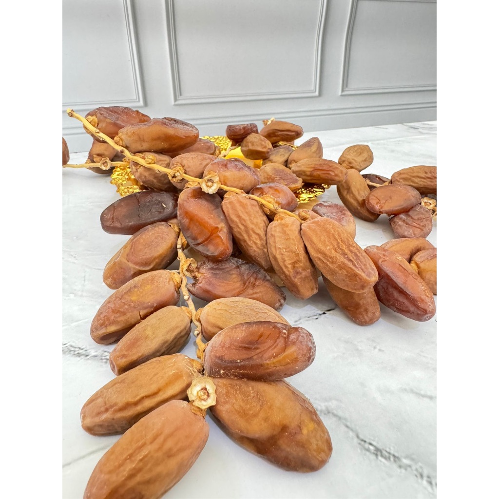 

Kurma Tunisia Tunese Palm Tangkai Premium Kemasaan [1kg]