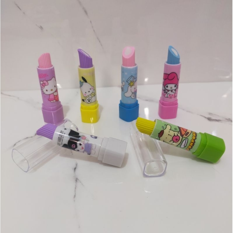 

PENGHAPUS LIPSTIK SANRIO / HAPUSAN BENTUK LIPSTIK / STIP LIPSTIK ANAK KARAKTER KUROMI MELODY