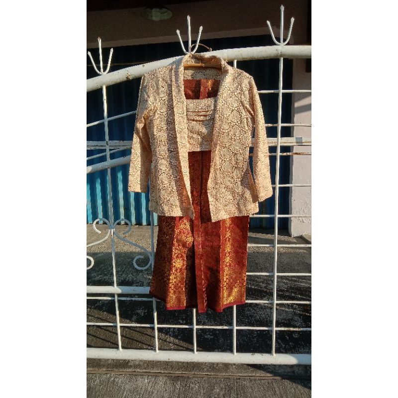 1 set jarik instan + kebaya preloved