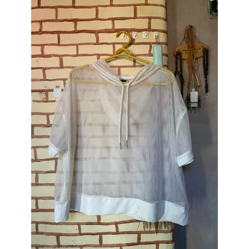 Preloved - Crop Top Olahraga Jaring Oversized Brokenwhite
