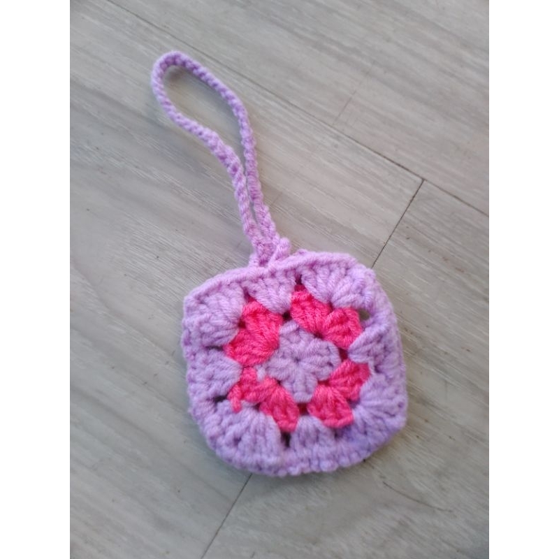 Pouch earphone rajut