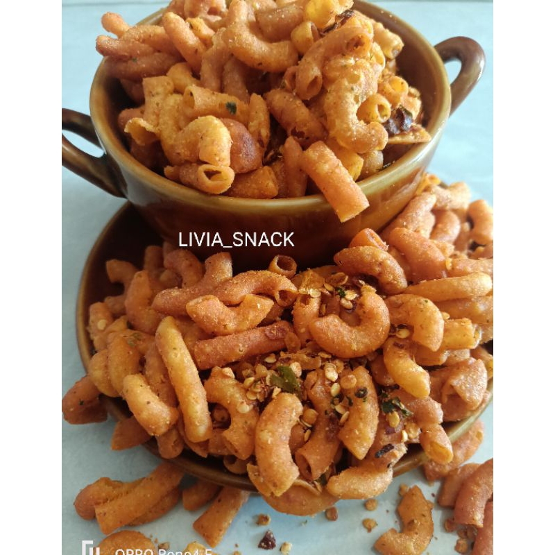 

MAKARONI BANTET PEDAS DAUN JERUK 200 Gr | LIVIA _ANACK