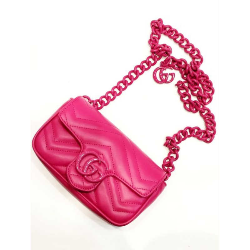 GUCCI Pink fuschia GG Marmont Matelasse Monochrome . . Size 17 x 10 cm . now *12,600,000* minus def 