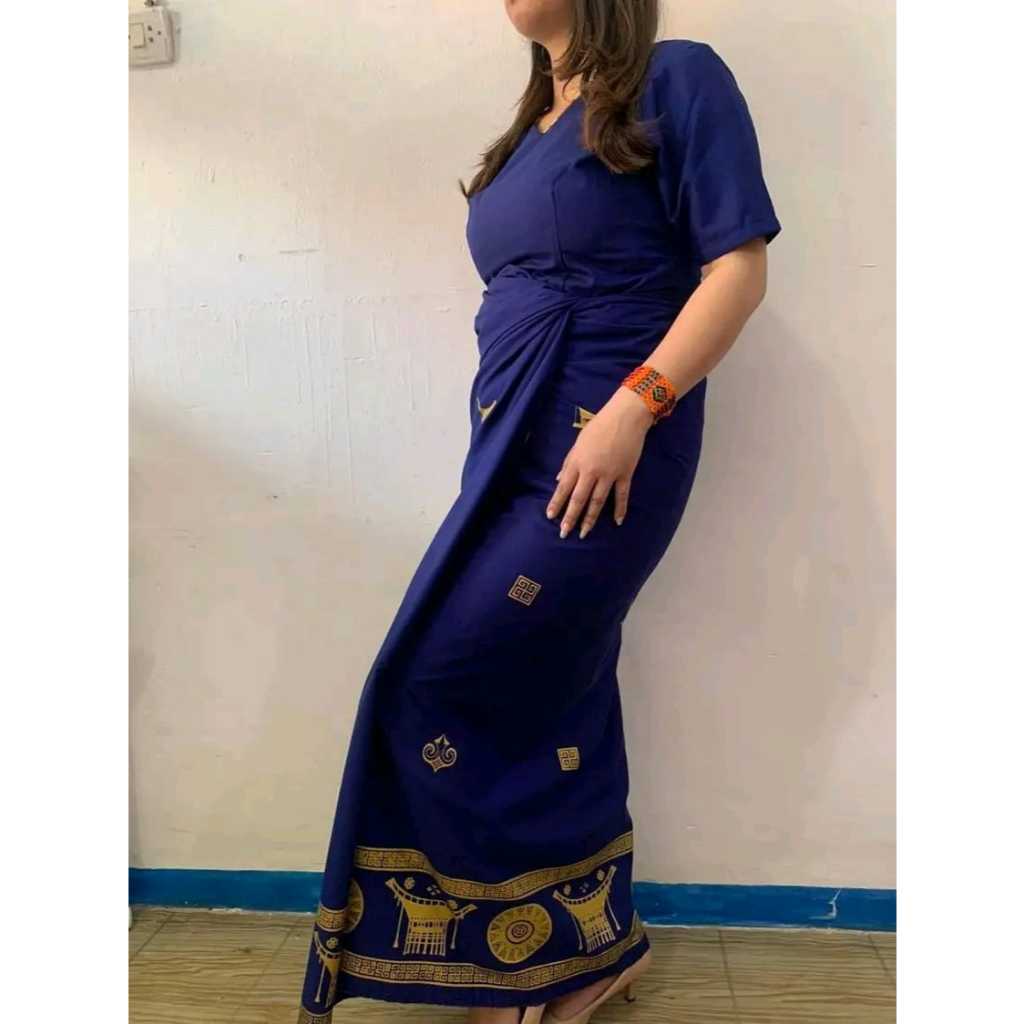 SET WANITA SARUNG DAN BAJU TORAJA