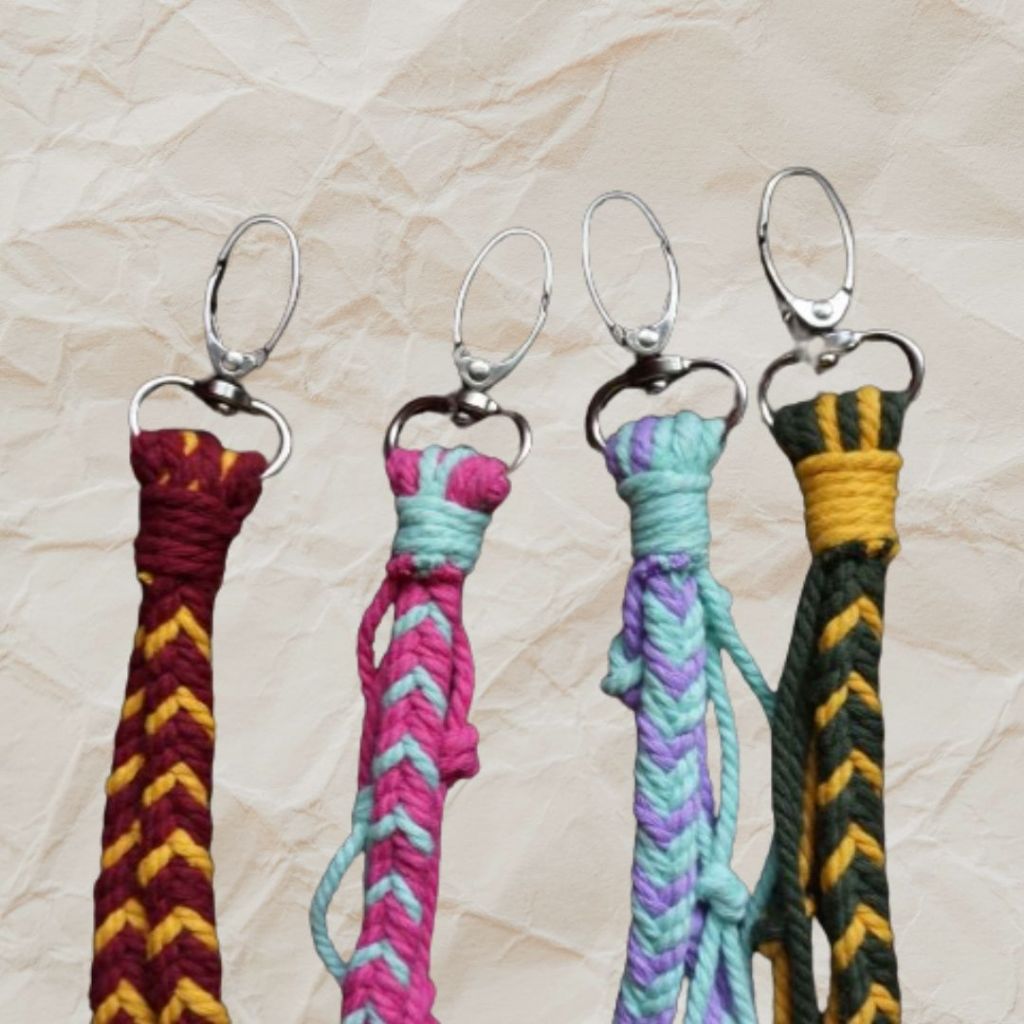 

Lanyard Macrame Motif Tambang Mix