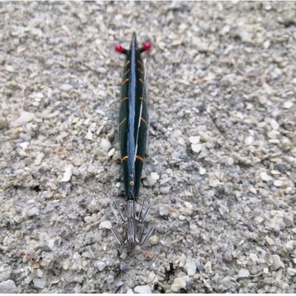 UMPAN PANCING CUMI TERBUAT DARI BAHAN KAYU