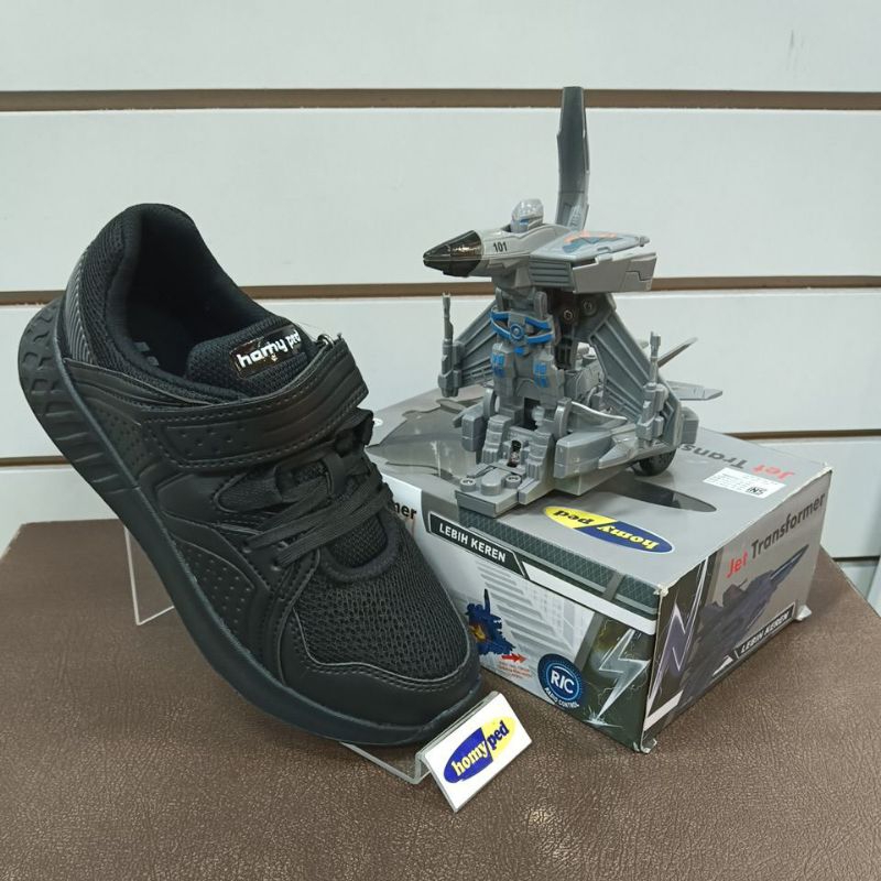 Sepatu sekolah Homyped Man Lucio Berhadiah