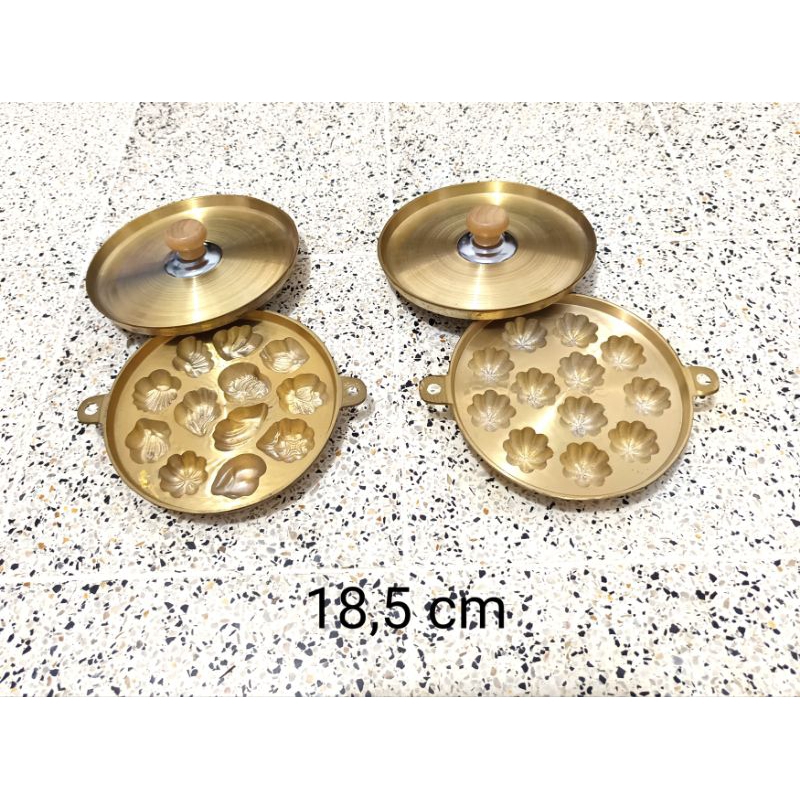 Cetakan bolu kering / bolu campur / bolu cermai kecil jadul 12 lubang kuningan + tutup original