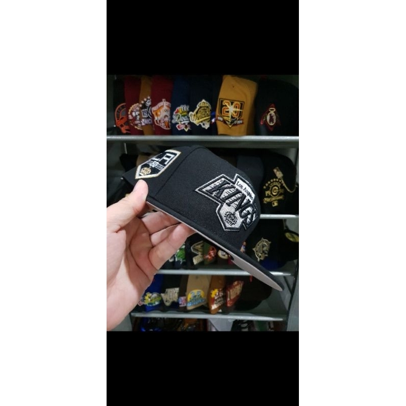 LA Kings Mitchell n ness size 71/2