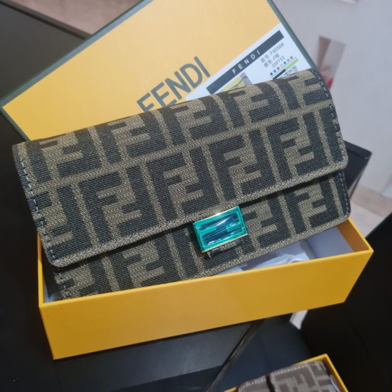 NEW Fendi Baguette Canvas Wallet on Chain