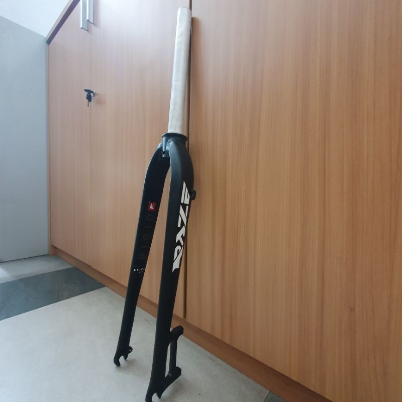 fork raze rigid mtb 27.5 / roadbike gravel 700c alloy disc brake postmount