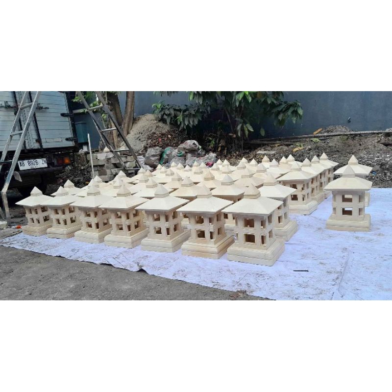 batu ukir motif lampion uk T :40 cm x L :25cm x L 20cm x lebar topi 35 cm