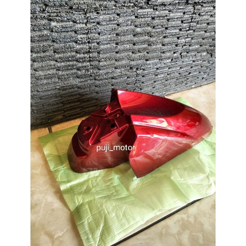 spakbor depan motor Yamaha Mio j warna merah