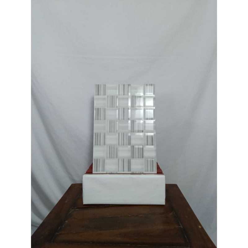 Keramik dinding  25x40 platinum beverly series