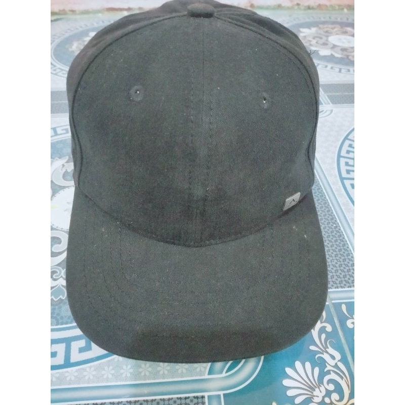 Topi Snapback Polosan Hitam brand