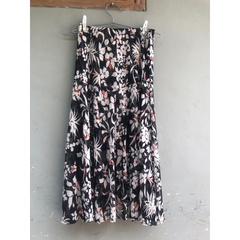 preloved rok motif bunga-preloved rok-preloved bawahan wanita-pl rok-rok second-rok bekas-rok motif 